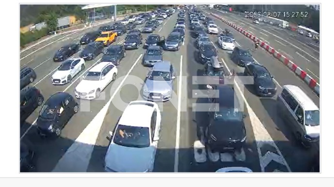 Na Batrovcima tri sata čekanja